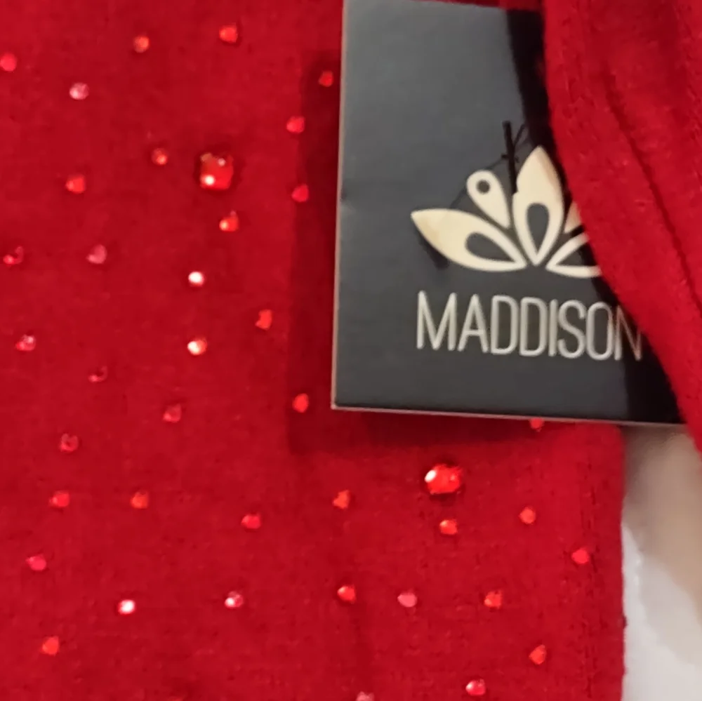 Red sweater - Picture 2 of 3